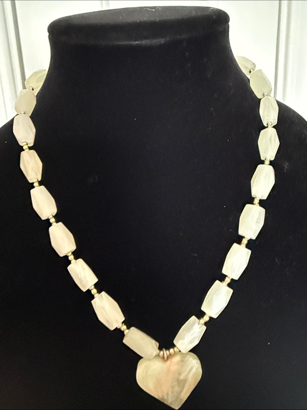 Vintage Pale Green Jade Stone Heart Pendant Necklace Faceted Bead Gold Tone Boho